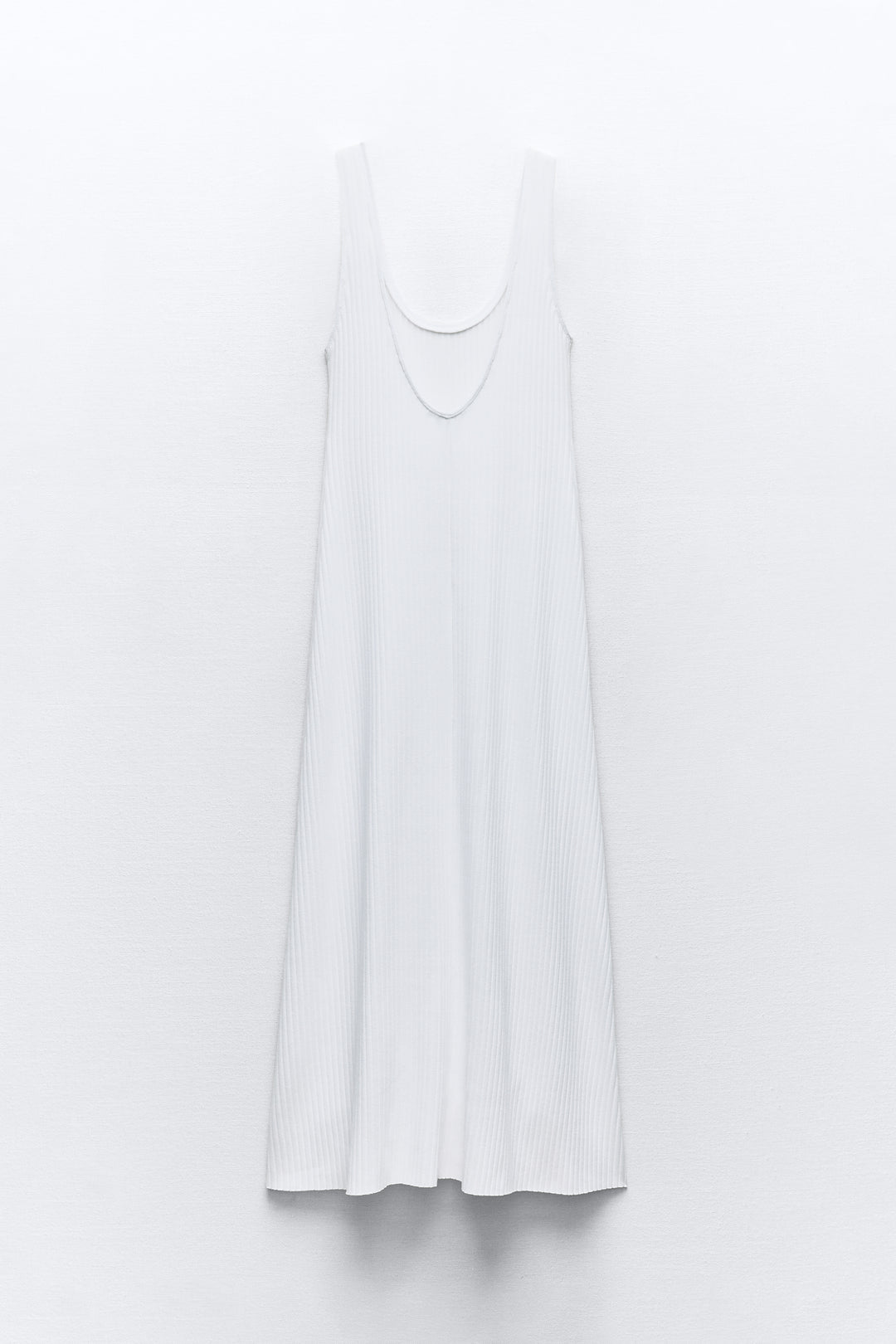 Robe longue côtelée à bretelles**