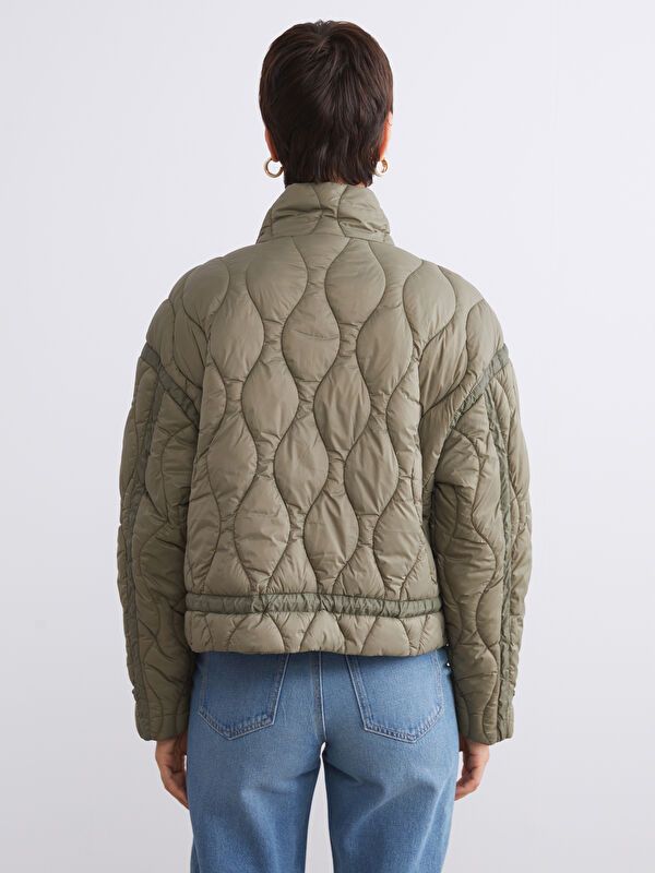 Moudda LC Waikiki - Manteau matelassé léger Femme Kaki clair - Tunisie 5