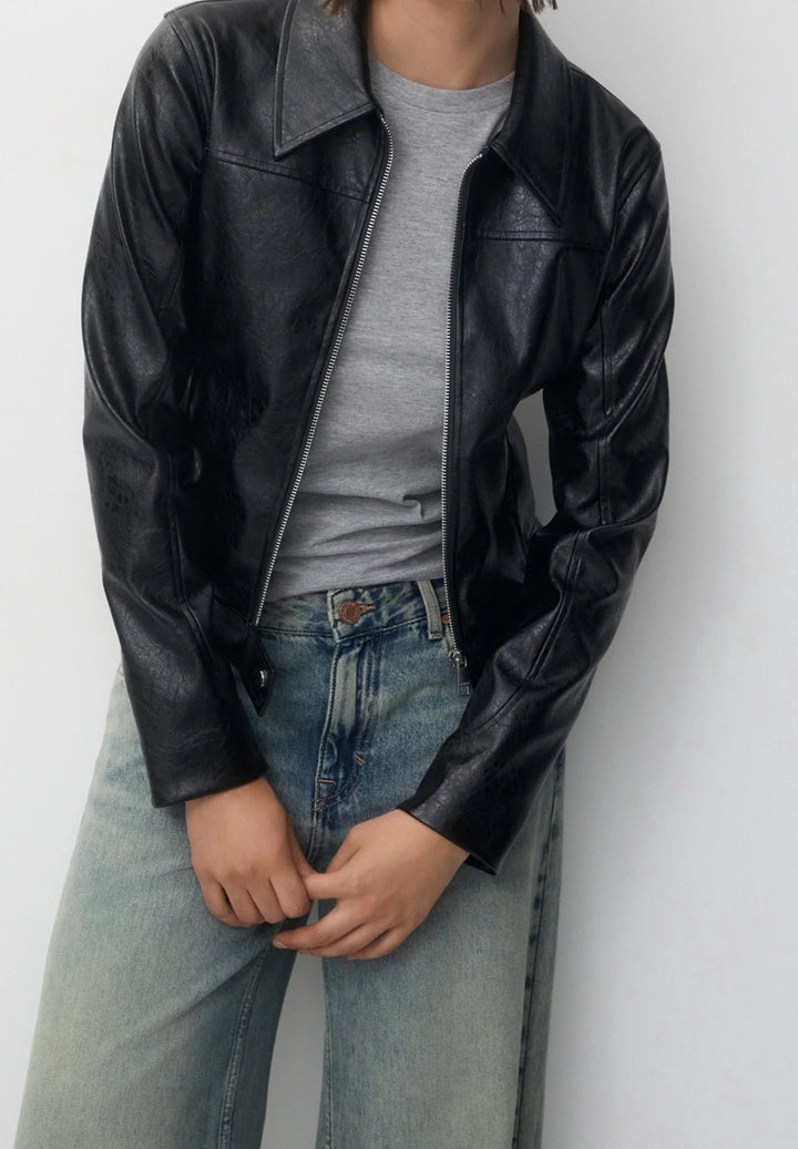 Veste en cuir synthétique verni noir