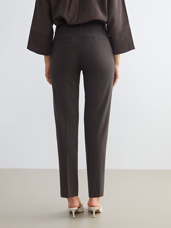 Moudda LC Waikiki - Pantalon tissé moyen Femme Brun foncé - Tunisie 4