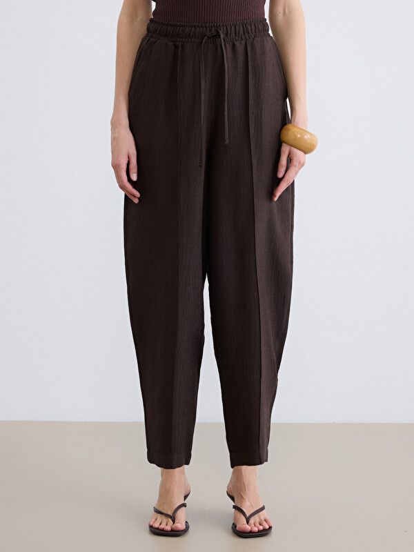 Moudda LC Waikiki - Pantalon fin en tissu pour Femme couleur Marron foncé - Tunisie 2