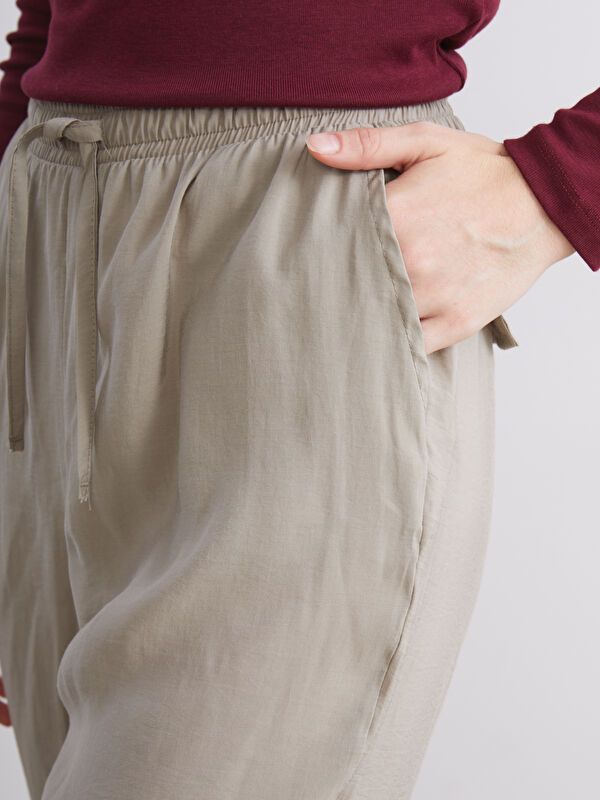 Moudda LC Waikiki - Pantalon tissé moyen Femme Kaki clair - Tunisie 3