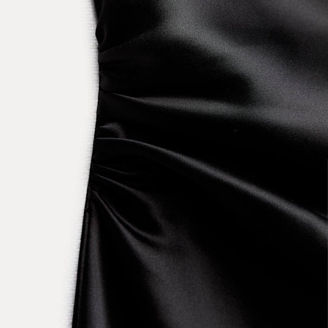 Moudda ZARA - Robe mi-longue en satin décolleté torsadé - Tunisie 4