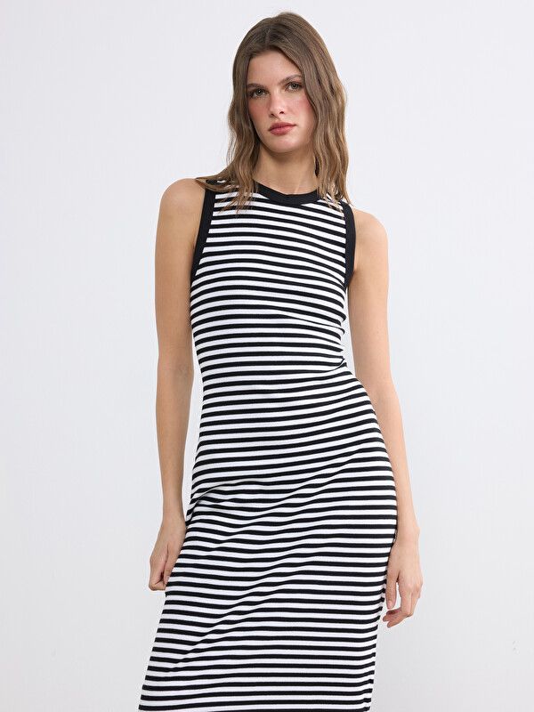 Moudda LC Waikiki - Robe manches courtes en jersey pour Femme couleur Bleu marine rayé - Tunisie 2