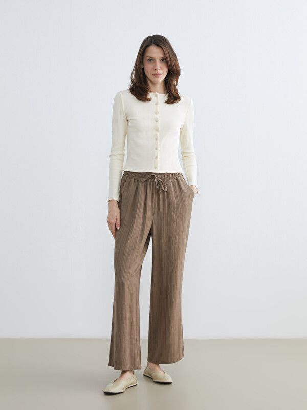 Moudda LC Waikiki - Pantalon léger en tissu pour Femme couleur Marron clair - Tunisie 1