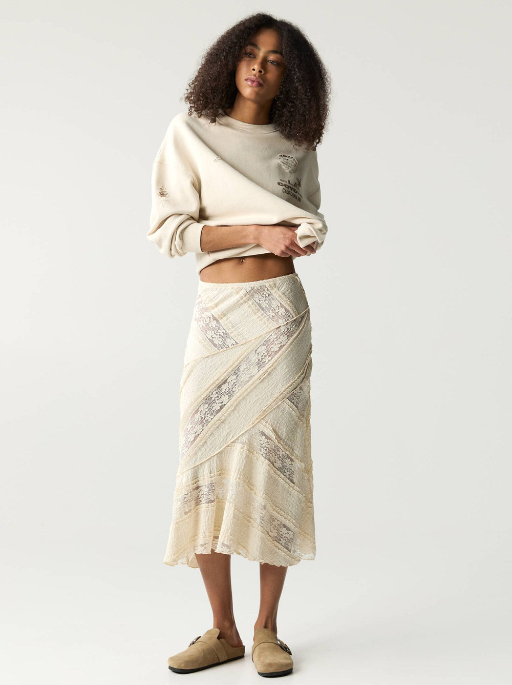 Moudda PULL & BEAR - Jupe Midi Dentelle - Asymétrique - Tunisie 2