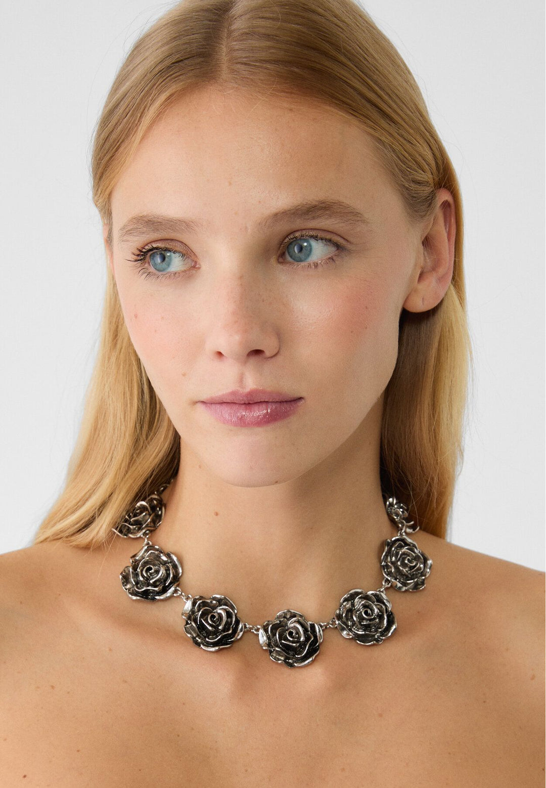 Moudda STRADIVARIUS - Collier Roses - Tunisie 3