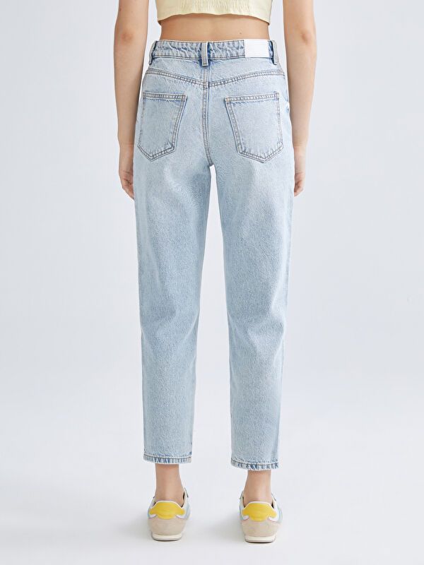 Moudda LC Waikiki - Pantalon tissé en denim Femme Bleu clair - Tunisie 4