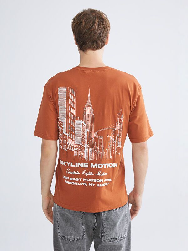 Moudda LC Waikiki - T-shirt imprimé en jersey manches courtes Homme Orange brûlée - Tunisie 4