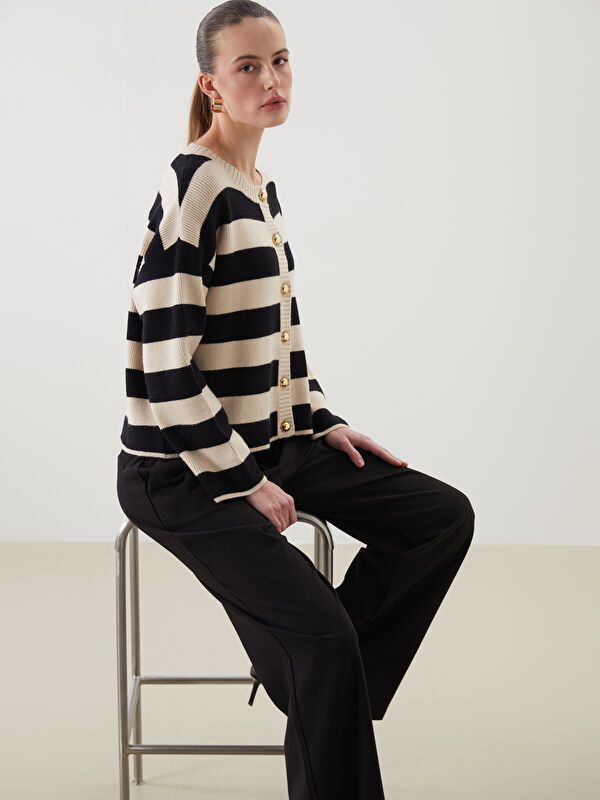 Moudda LC Waikiki - Cardigan tricot moyen Femme Ecru rayé - Tunisie 1