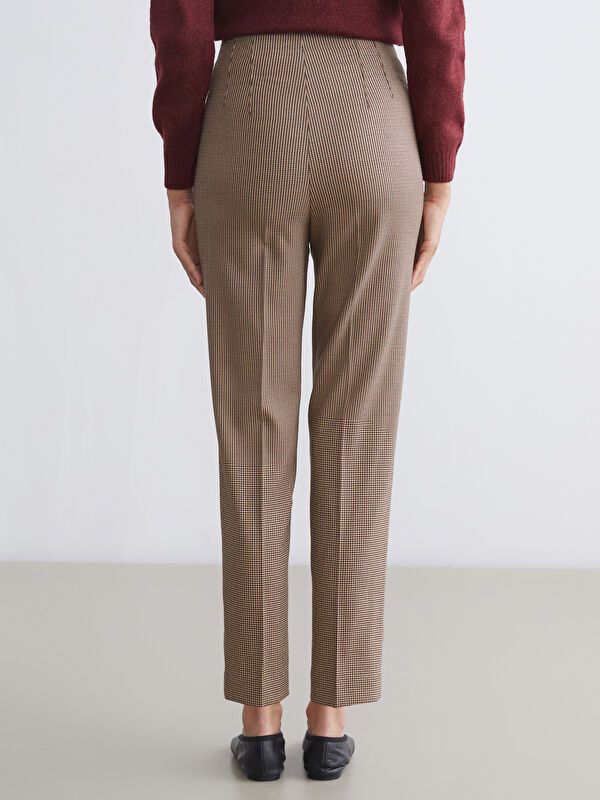 Moudda LC Waikiki - Pantalon tissé moyen Femme A carreaux bruns - Tunisie 4