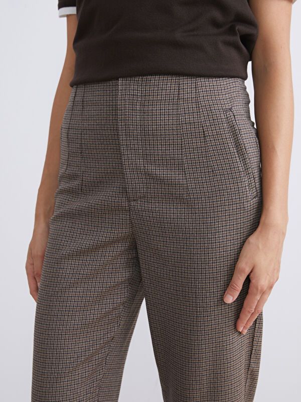 Moudda LC Waikiki - Pantalon tissé moyen Femme À carreaux bruns - Tunisie 3