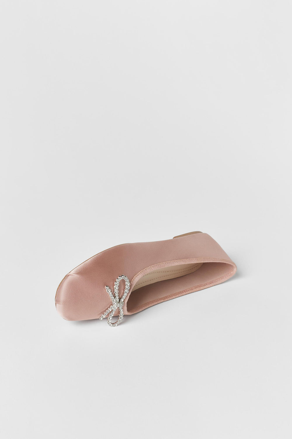 https://static.zara.net/photos/2023/V/1/3/p/2516/130/050/2/2516130050_6_3_1.jpg?ts=1674490205207